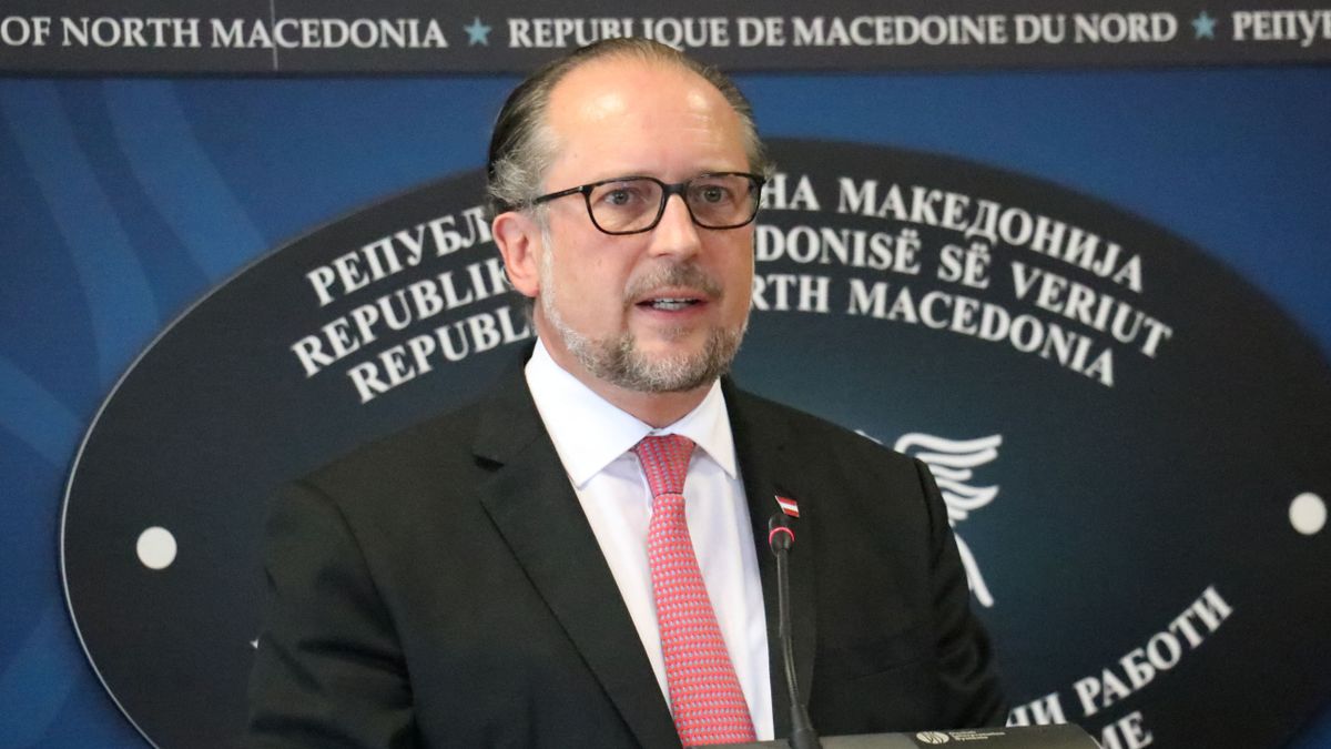 Az osztrák külügyminiszter nem ért egyet a magyar soros elnökség visszavonásával