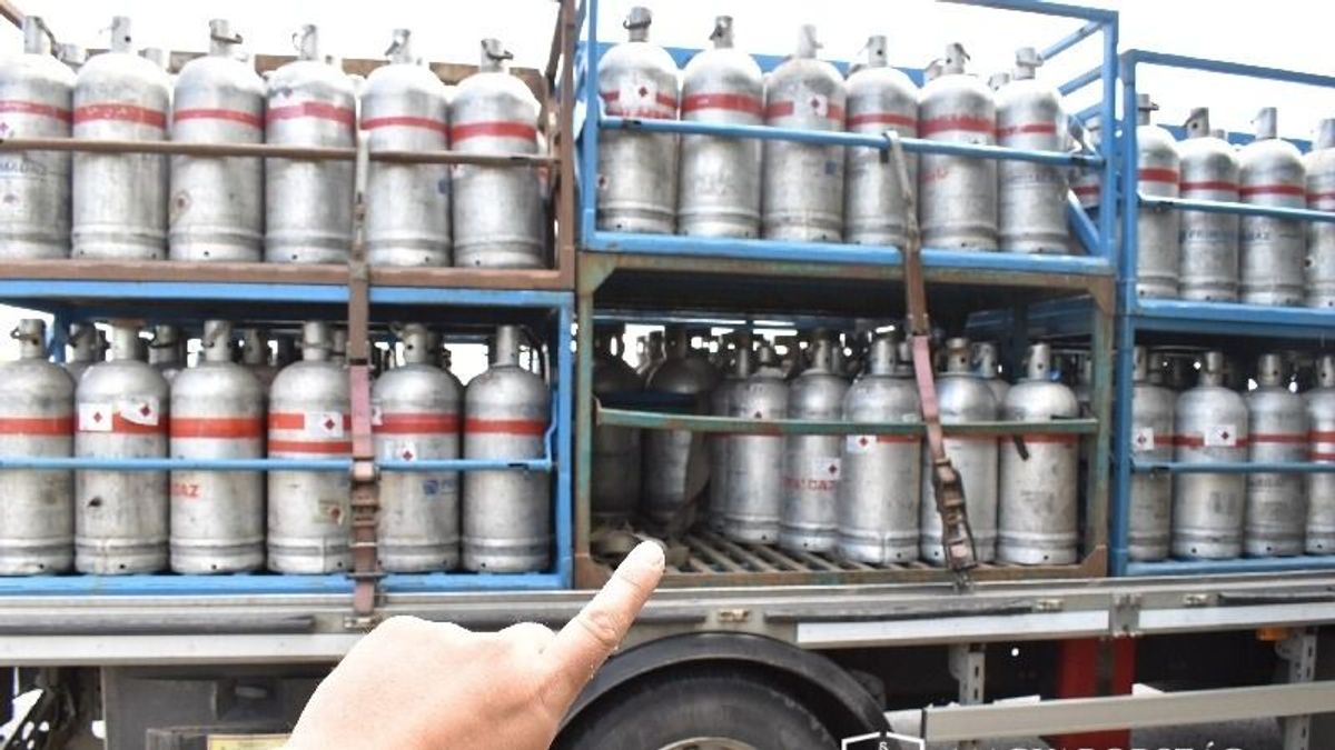 Felrobbant egy gázpalack egy kocsi alatt az M7-es autópályán