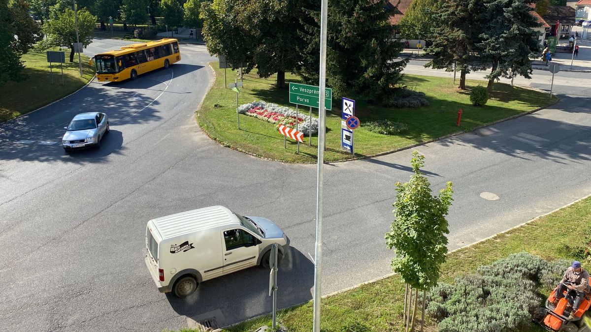 Biztonságosabbá tehető a zirci Rákóczi tér háromszöge?