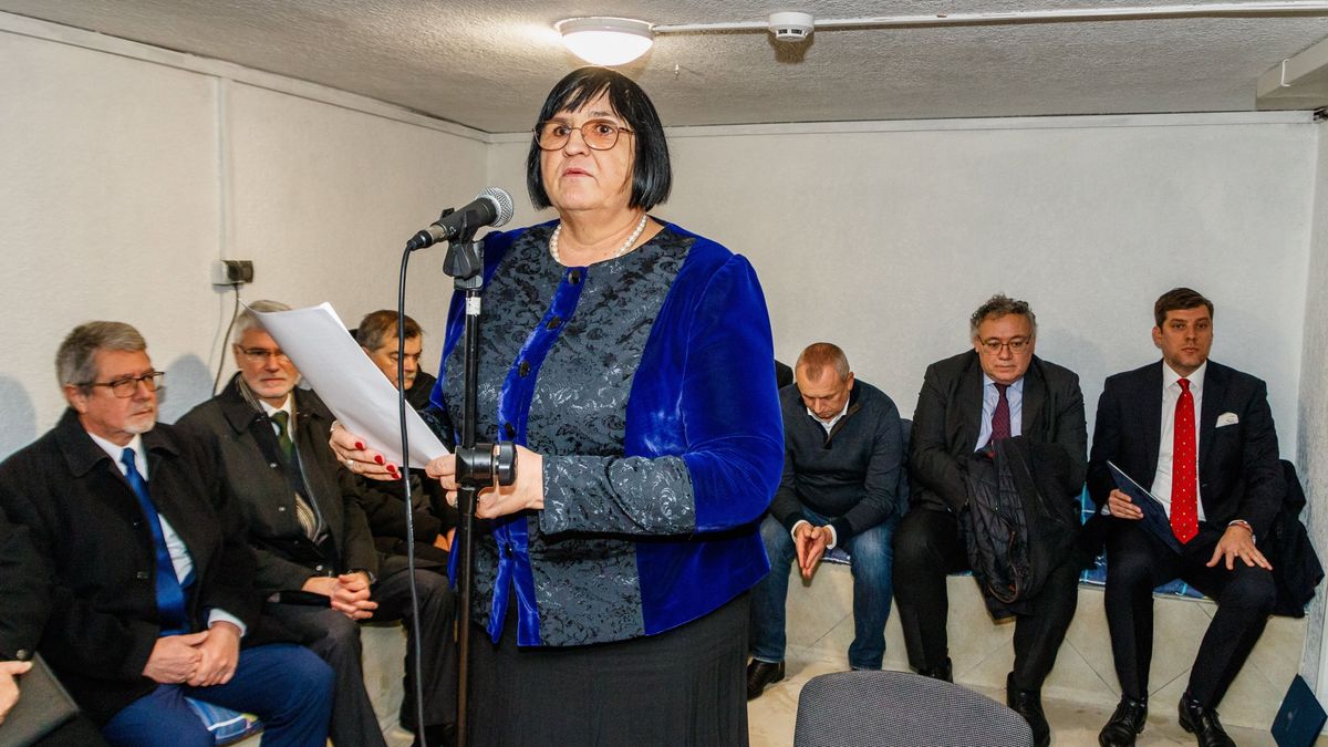 A kárpátaljai magyarság "kitartó szívóssággal" kéri vissza az anyanyelvi oktatás terén elvett jogait