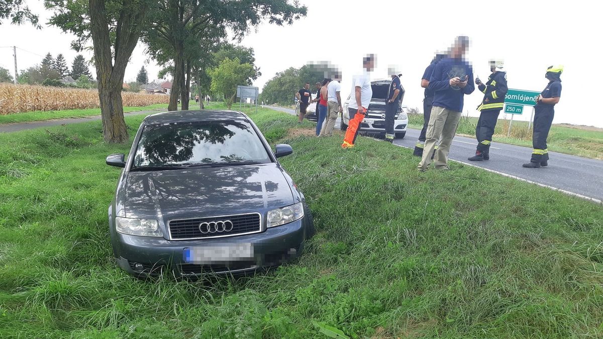 Két autó ütközött Somlójenőnél - fotók