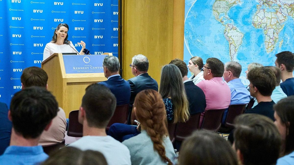 Novák Katalin arra biztatta a fiatalokat, hogy ne féljenek gyermeket vállalni