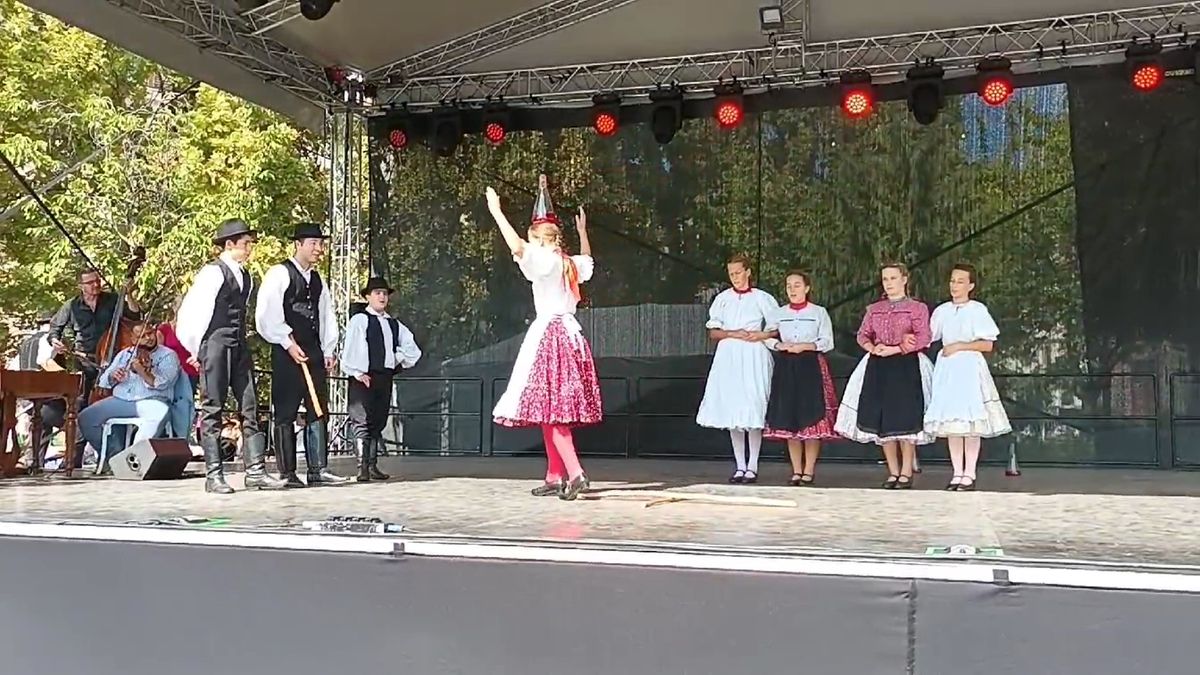 Gyermek tánccsoportok is felléptek a Veszprém FOLK programján (videó)