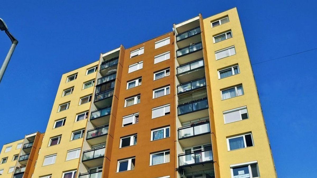 Órákig lógott egy kötélen a 8. emeleti ablak előtt, hogy kiderítse megcsalja-e a barátnője