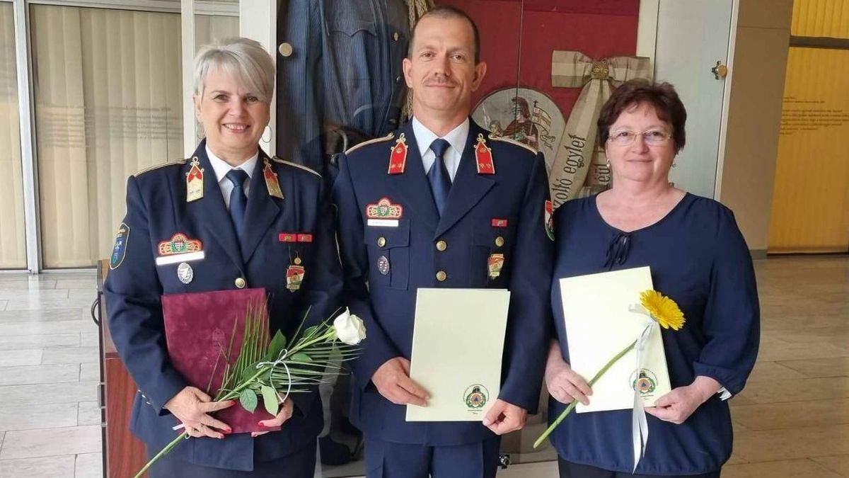 Veszprém vármegyei tűzoltókat, rendőröket, hosszú időn át szolgáló munkatársat díjaztak a fővárosban