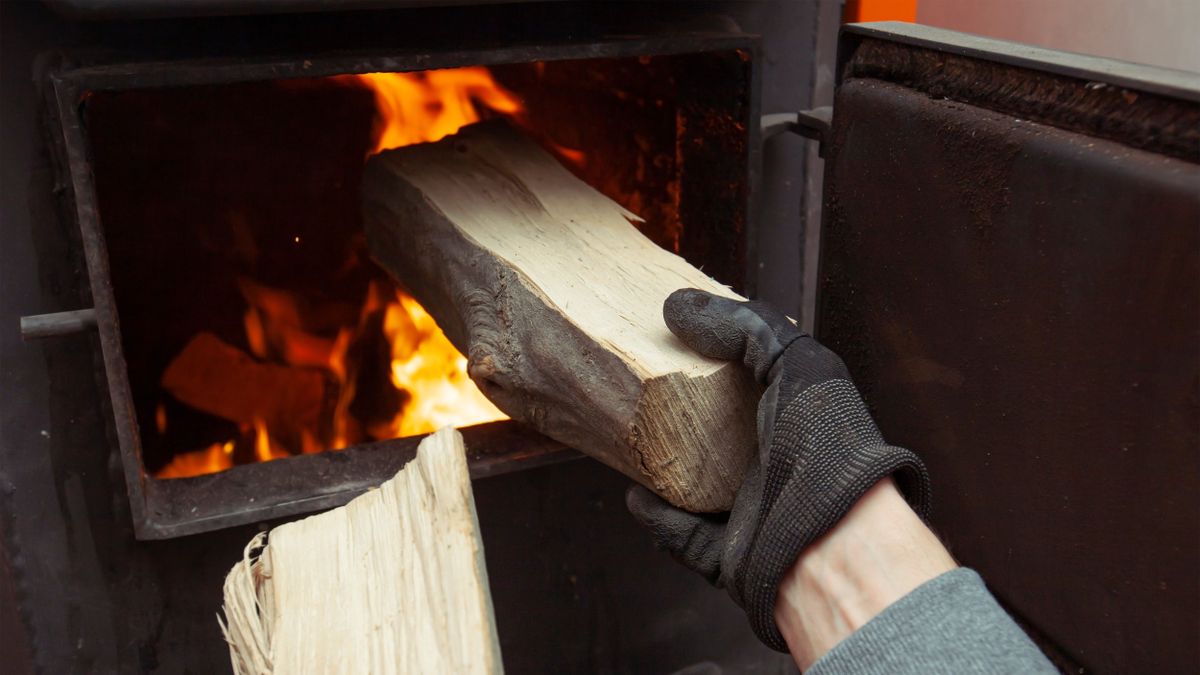 Fűtési kisokos: mivel tilos és mivel szabad tüzelni?