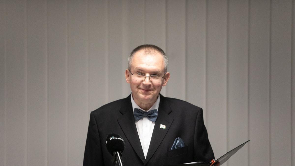 Diktatúra helyett szabadság, behódolás helyett önállóság