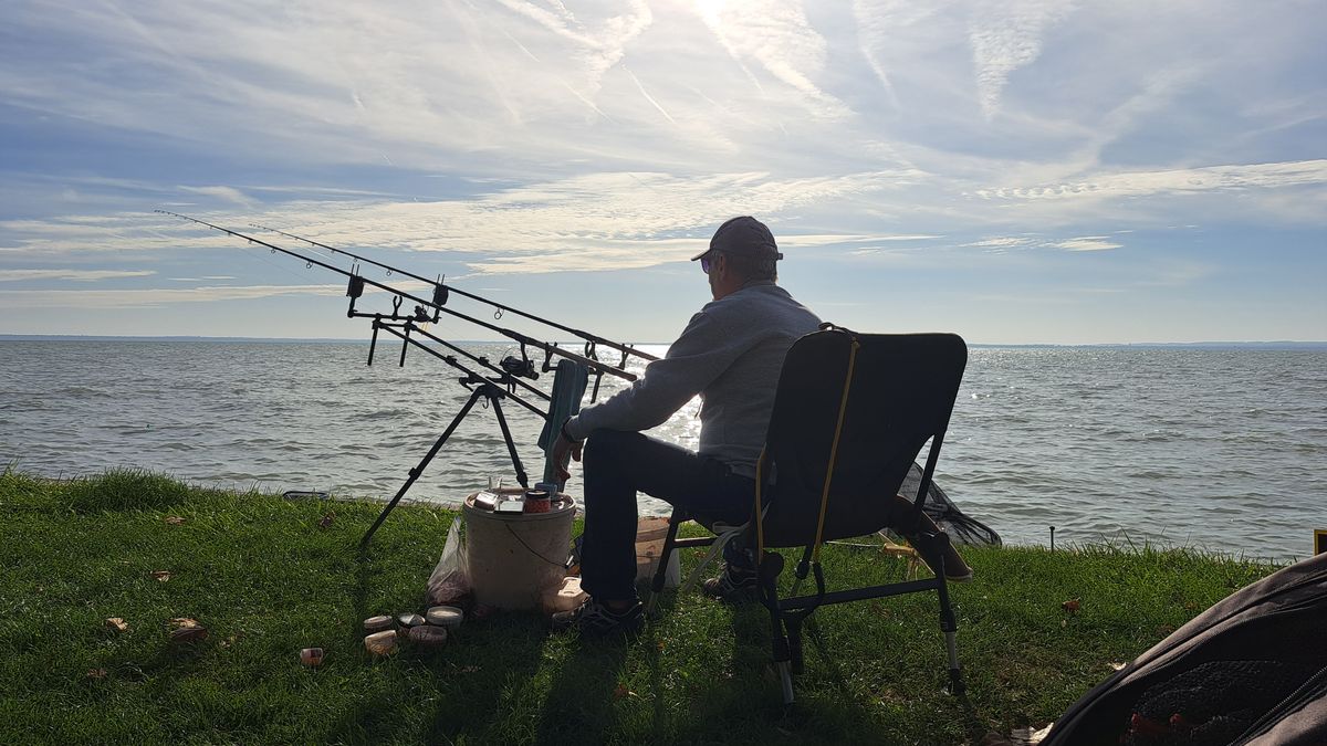 Sporthorgászverseny Alsóörsön: tisztelik a balatoni halakat