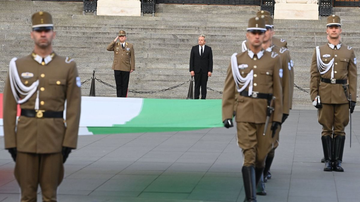 Tisztelet a hősöknek! Az aradi vértanúkra emlékezik az ország – frissül
