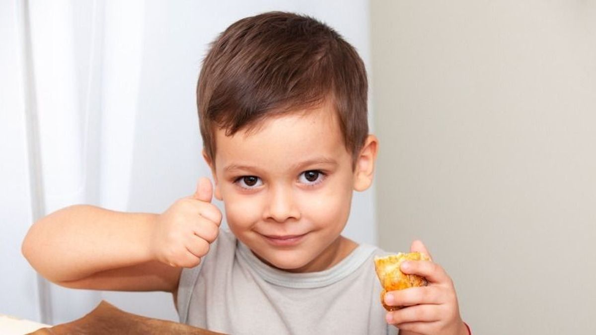 Meghalt egy hatéves napközis kisfiú a mogyorós nápolyitól, pedig tudta a tanára, hogy allergiás rá