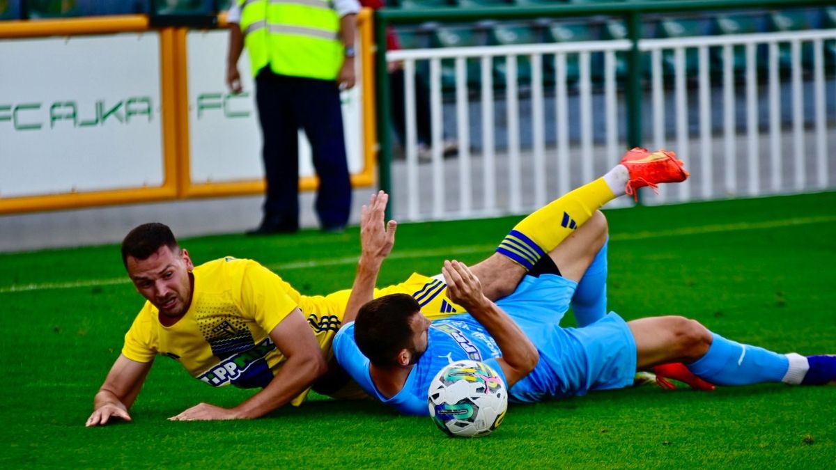 Folytatódott az FC Ajka vesszőfutása, az új edző már a nézőtéren volt?