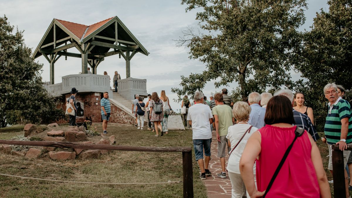 Időutazás Balatonalmádiban: bemutatták a település múltját