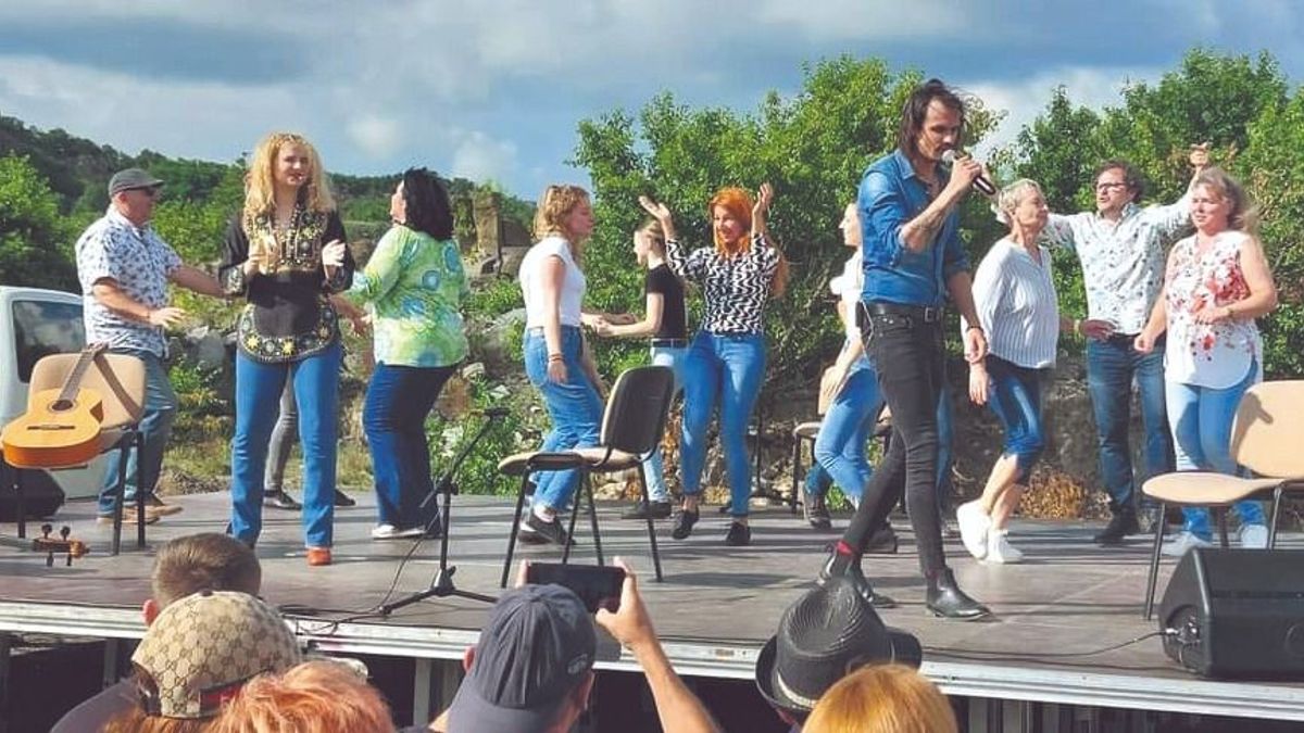 Lázas hajnalok bemutatója Badacsonytomajon