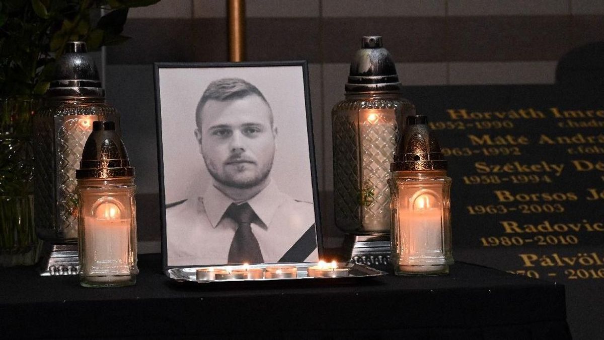 Elkészült a meggyilkolt rendőr, Baumann Péter síremléke