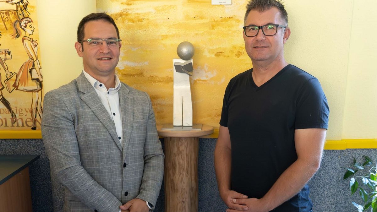 Szobor- és elsősavató a Séf iskolában