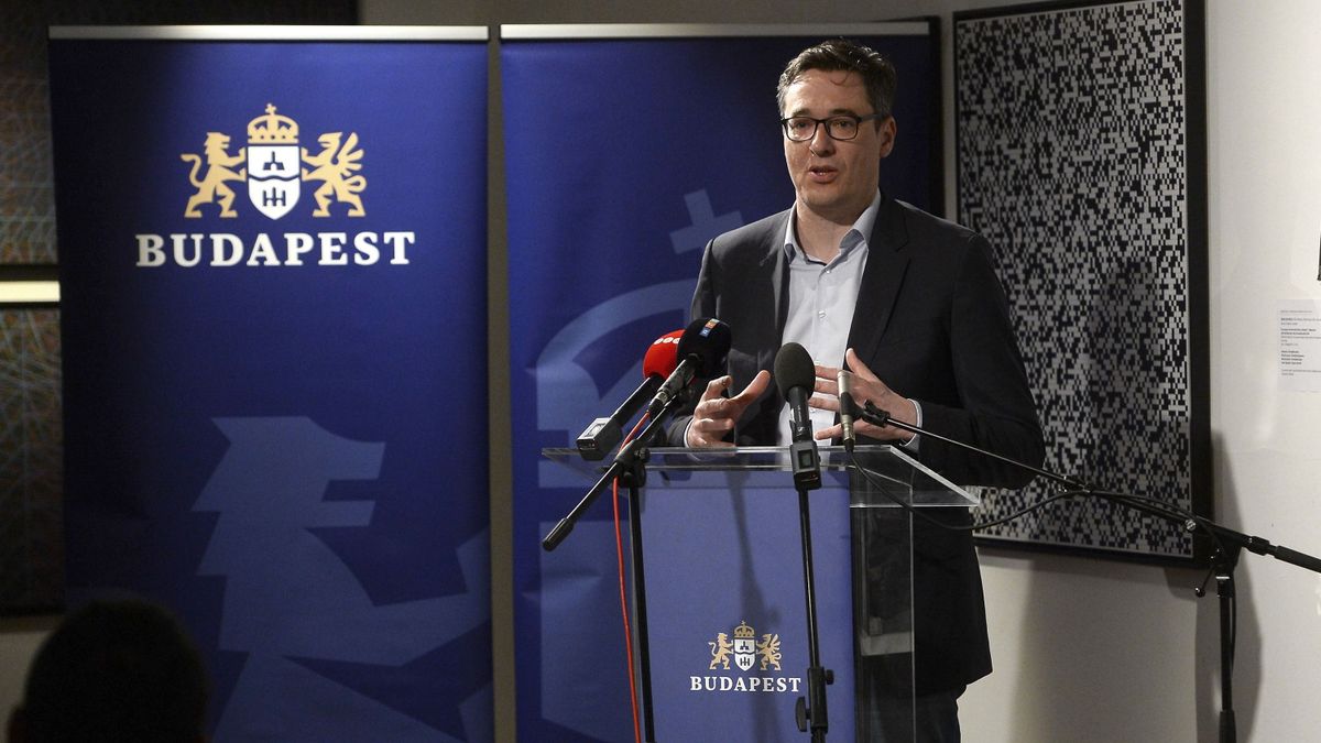 Transzparens gyűjtésre készül Karácsony Gergely