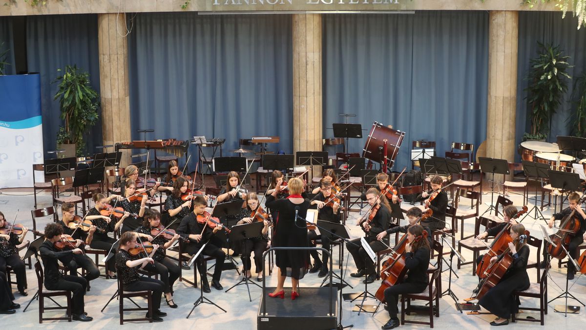 A város védjegye a harangzúgás – és a zene