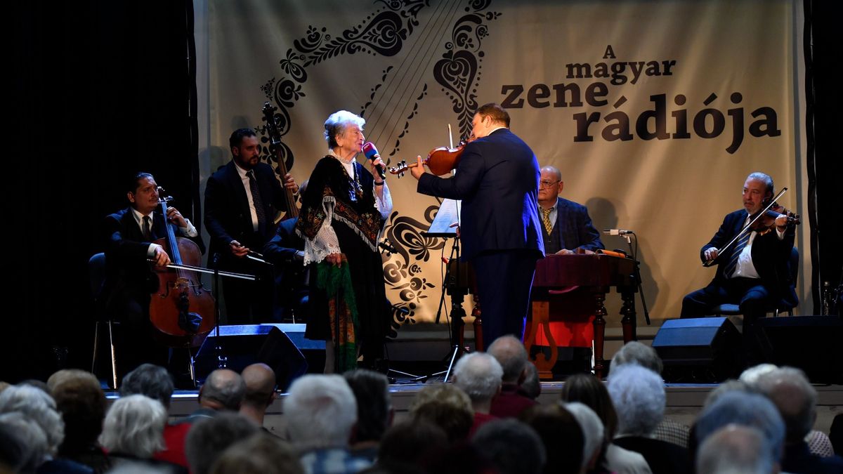 Hallgatói segítségével keresi az év magyarnótáját a Dankó Rádió