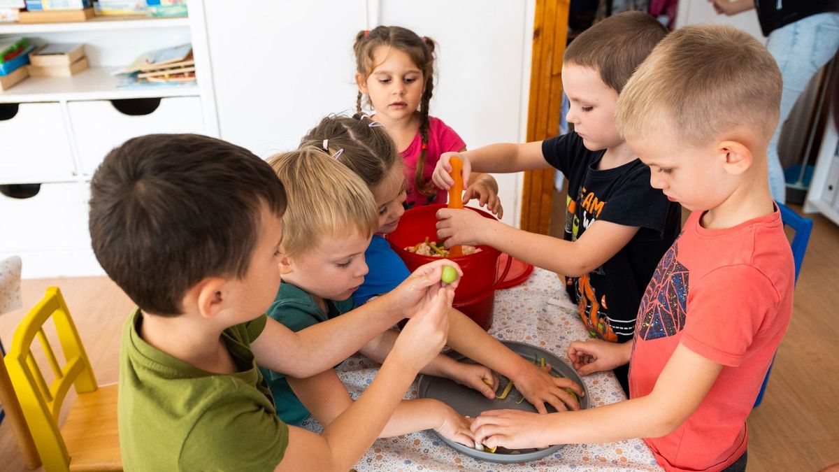 Elteszik télire, amit megtermeltek - képgaléria