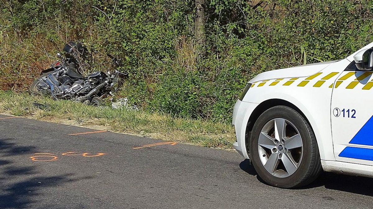 Megrázó helyszíni fotók: szörnyethalt egy motoros
