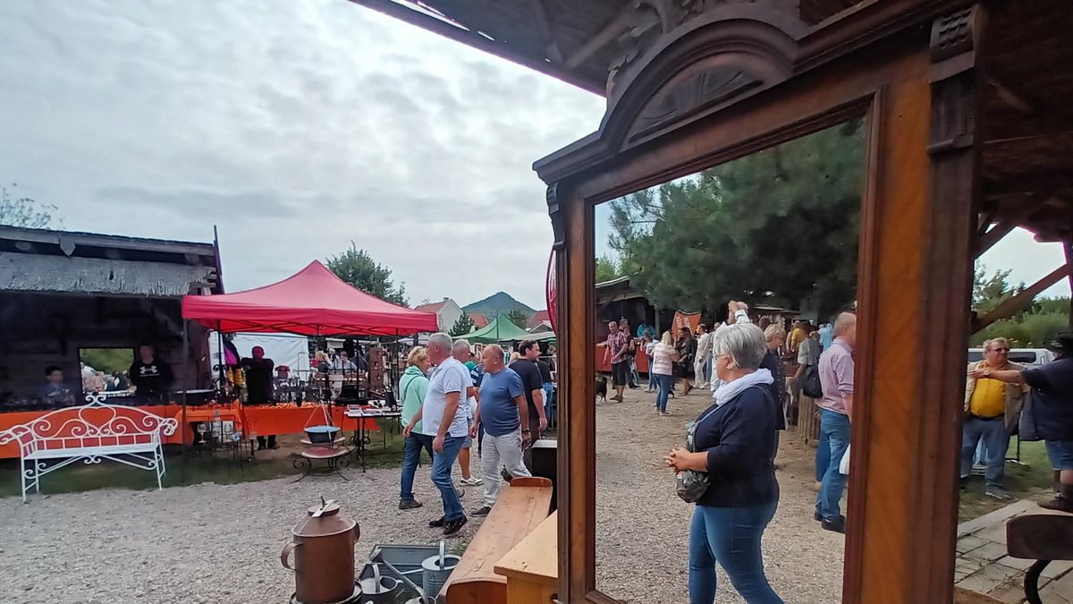 Az egész országból felkerekednek ezért a piacért (galéria)