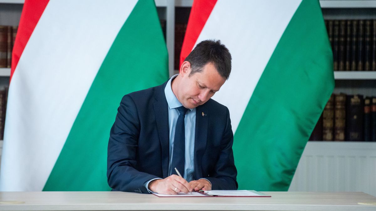 Fülöp Attila: jelenleg Iványi Gábor tetteivel, kiállásával a rájuk bízottakat veszélyezteti