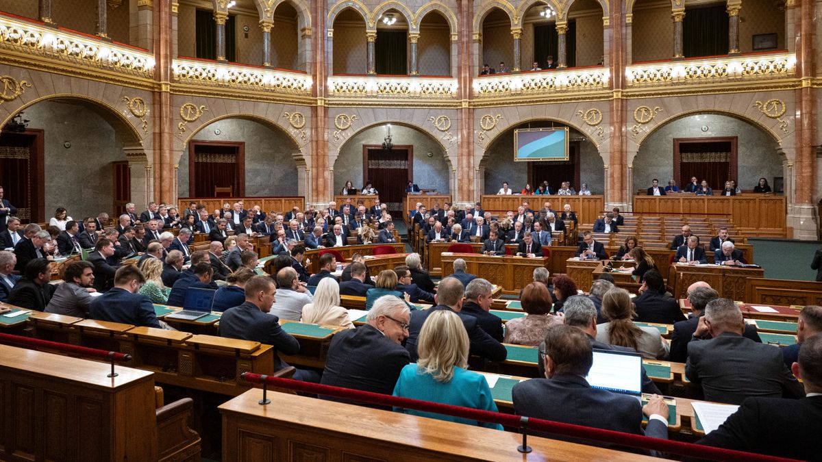 Az Országgyűlés elfogadta a kormánypártok által benyújtott terrorellenes nyilatkozatot