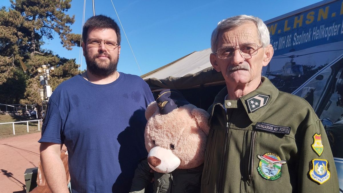 A pilóta mackót idén is zabálták a hagyományőrzők