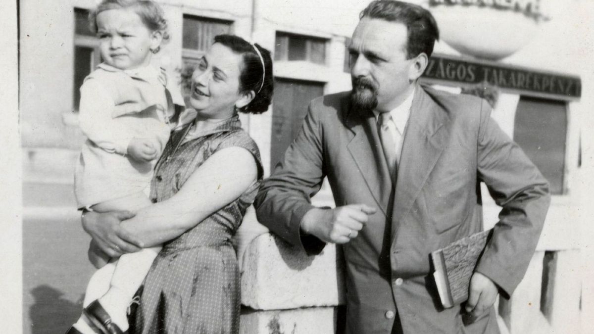 A diktatúra áldozatai - a politika űzte Veszprémbe a város '56-os mártír tanárát