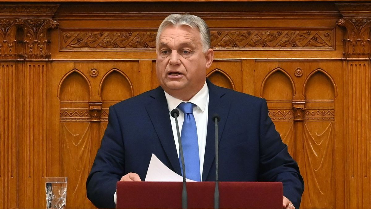 Orbán Viktor Kínában tárgyal