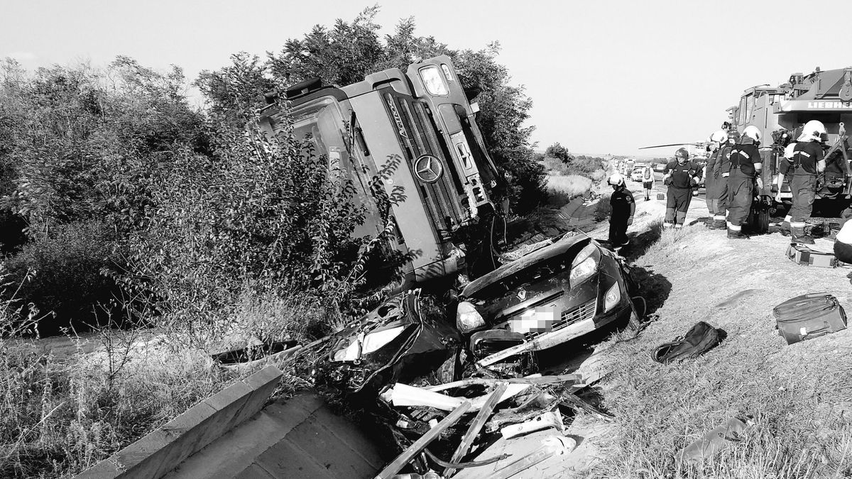 8-as úti tragédia: megható módon mondott köszönetet a tűzoltóknak a túlélő asszony