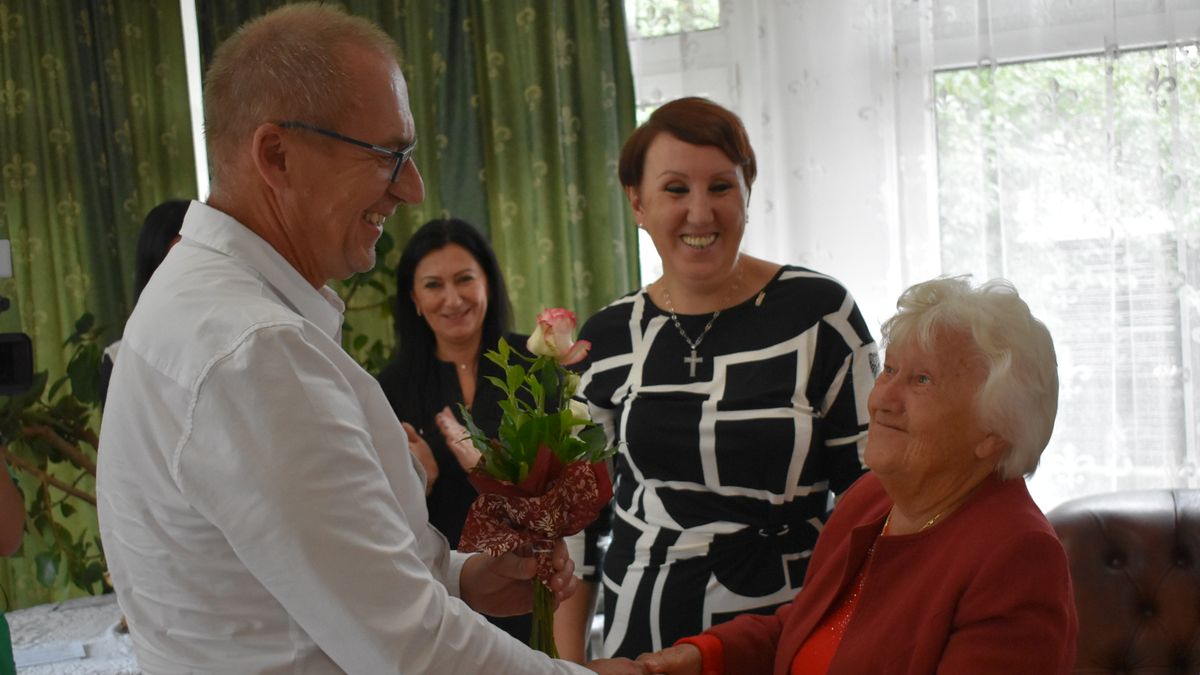 Tisztelet a szépkorúaknak!