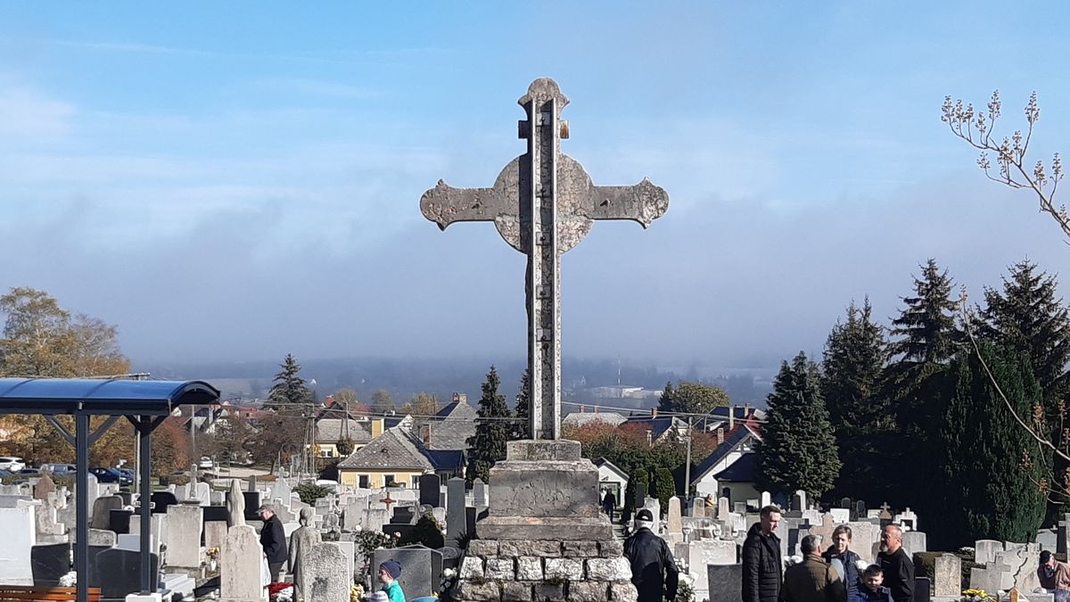 Temetőlátogatás Zircen: így lesznek nyitva a sírkertek a követlező napokban
