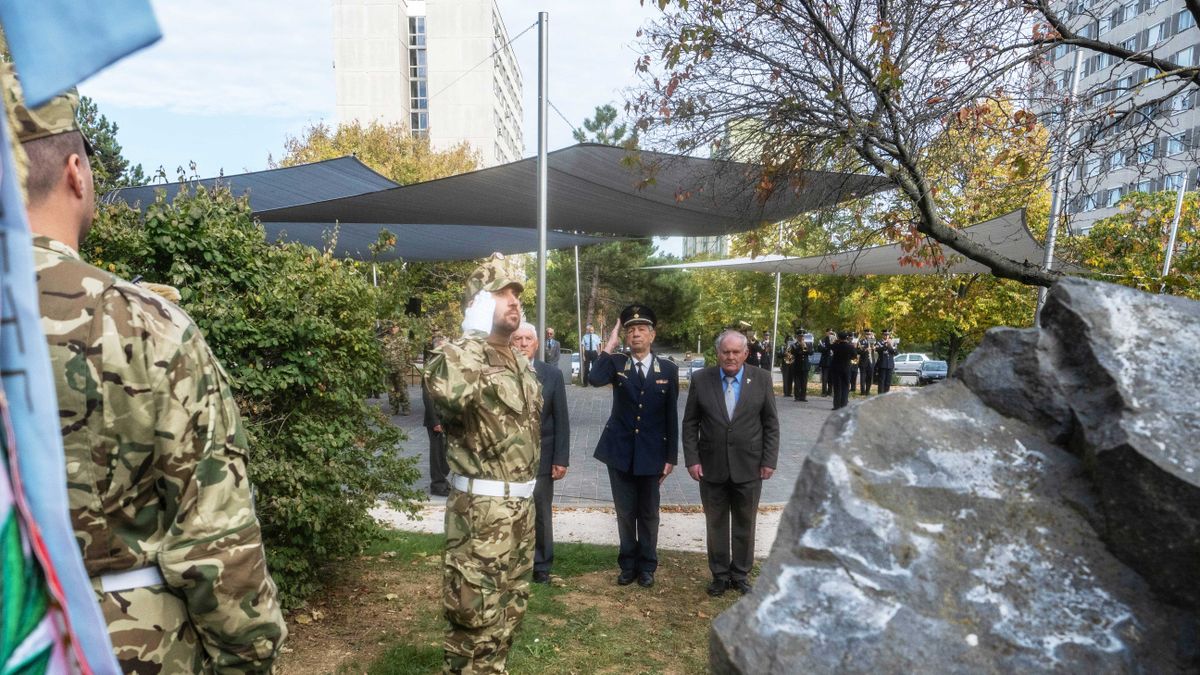 A legendás helikopteres alakulatra emlékeztek Veszprémben (galéria)