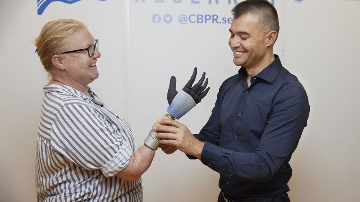 Olyan protéziskezet fejlesztettek, amely az emberi idegekhez és csontokhoz kapcsolódik