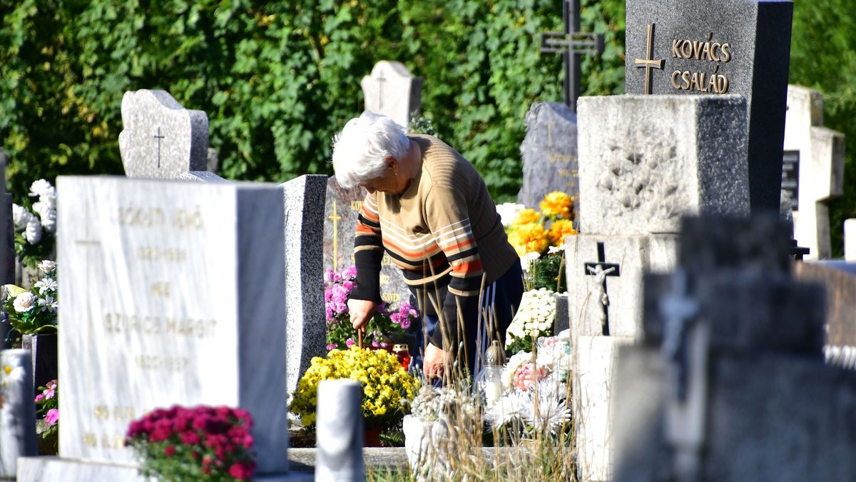 Mindenszentek Ajkán: a legfontosabb tudnivalók a temetőlátogatás rendjéről