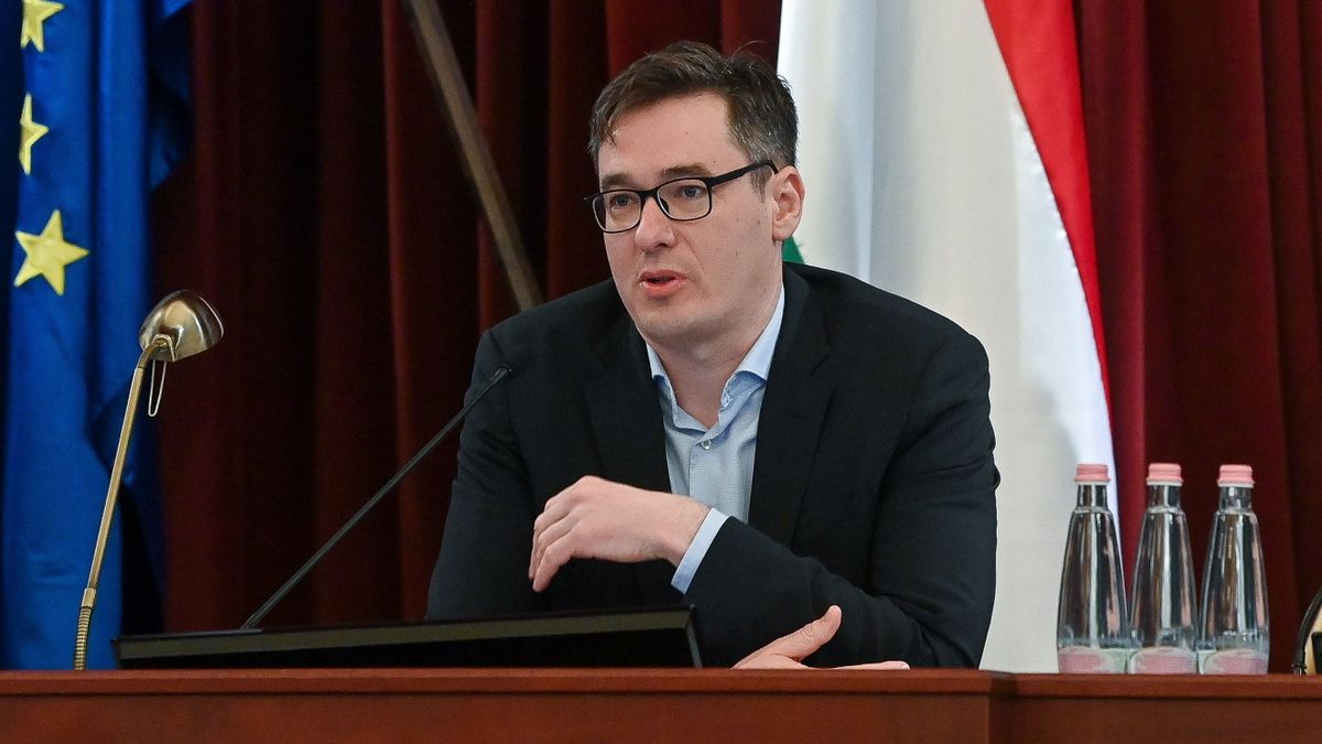 Karácsony bőkezűen osztja a prémiumot a 2010 előtt is aktív baloldali kádereknek