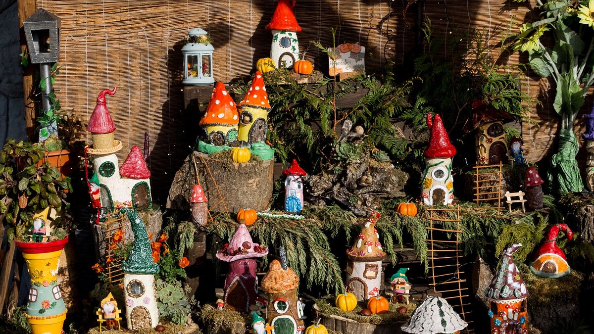 Varázsvilág született Veszprém mellett: íme, a hajmáskéri manófalu