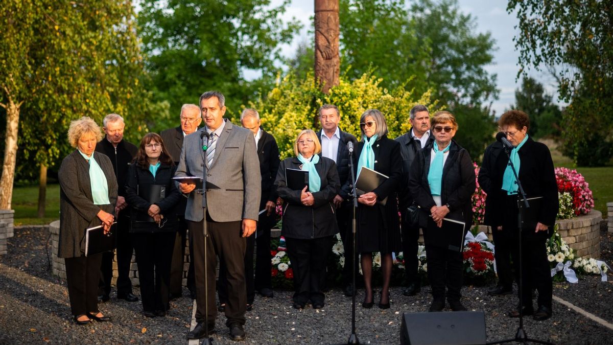 Harang szólalt meg a katasztrófa kezdetét jelezve