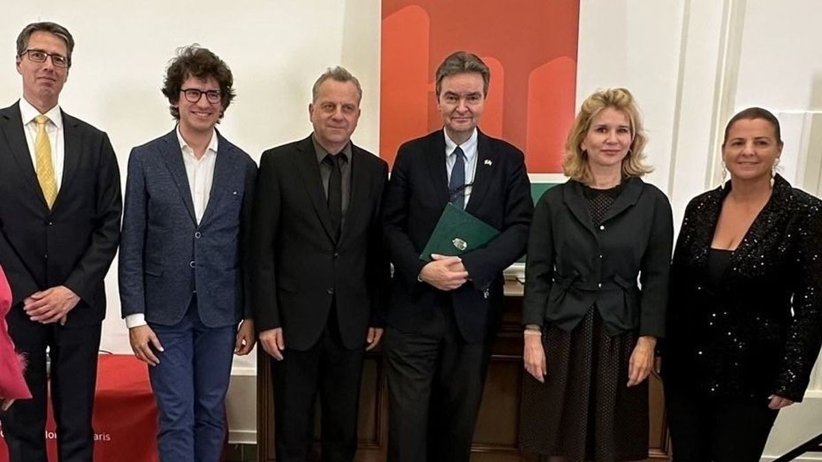 Párizsig vitték az '56-os hősök emlékét a veszprémi színház kiválóságai +videó