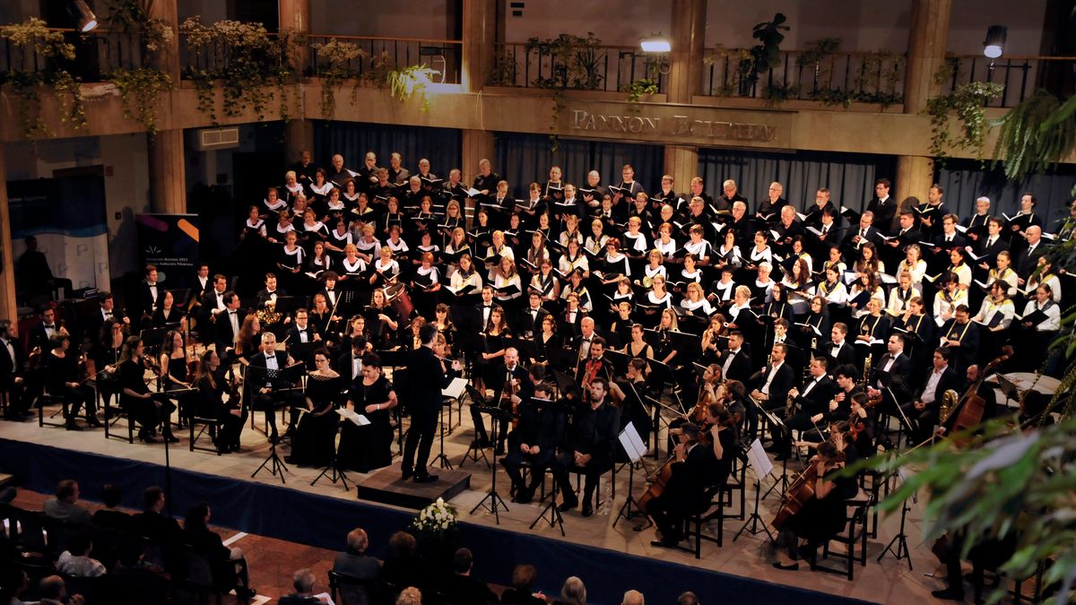 Halottak napi megemlékezés Verdi Requiemjével