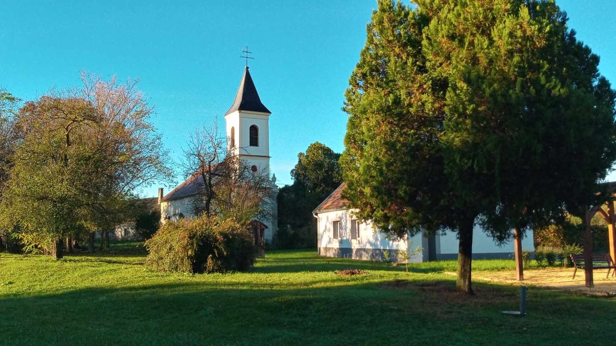 Ellenpólus a kicsi faluban