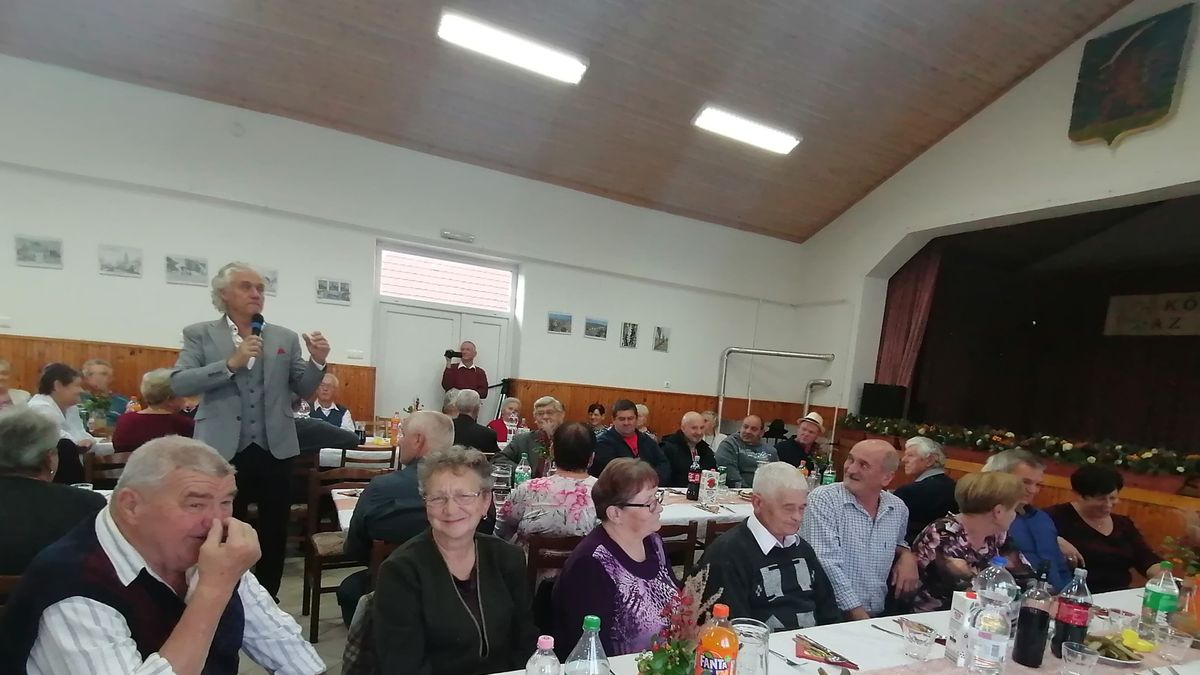 A szépkorúakat köszöntötték Homokbödögén