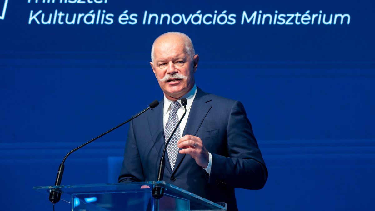 Csák János: még azok is figyelemmel kísérik intézkedéseinket, akik nem értenek egyet velünk