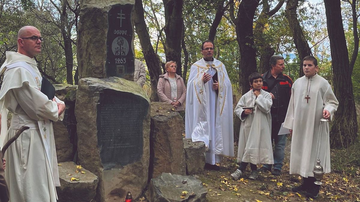 Átadták a Badacsony hegyen lévő kálvária utolsó három stációját