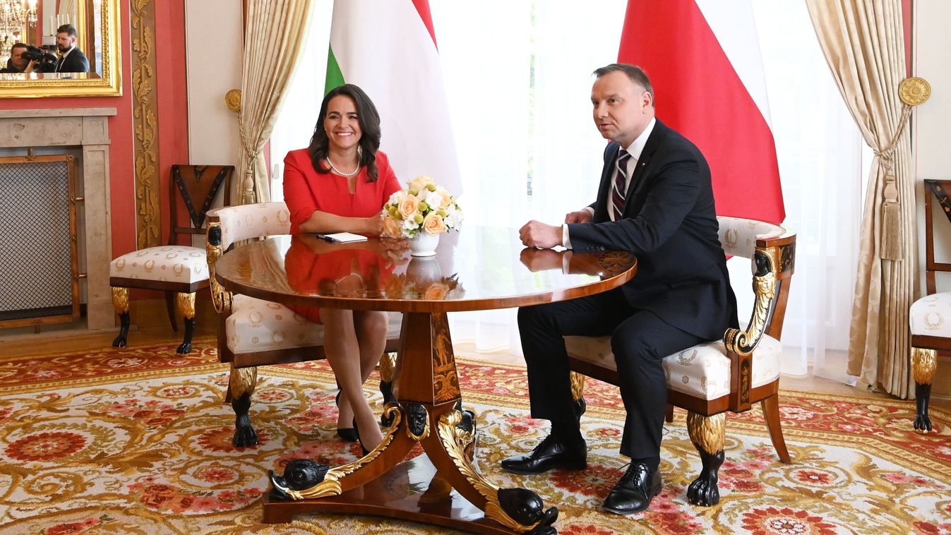 Visegrádi államfői csúcstalálkozó lesz szerdán Prágában