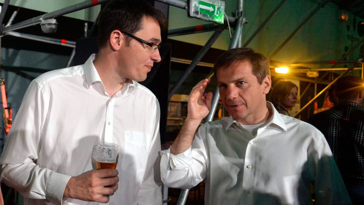 MSZP-s politikusok nevével hitelesíthették a gyanús mikroadománygyűjtést