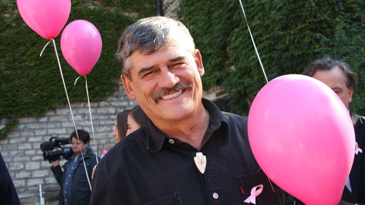 Felismeri a bakonyi főbetyárt ebben az egyenruhában? Járt hasonlóban?