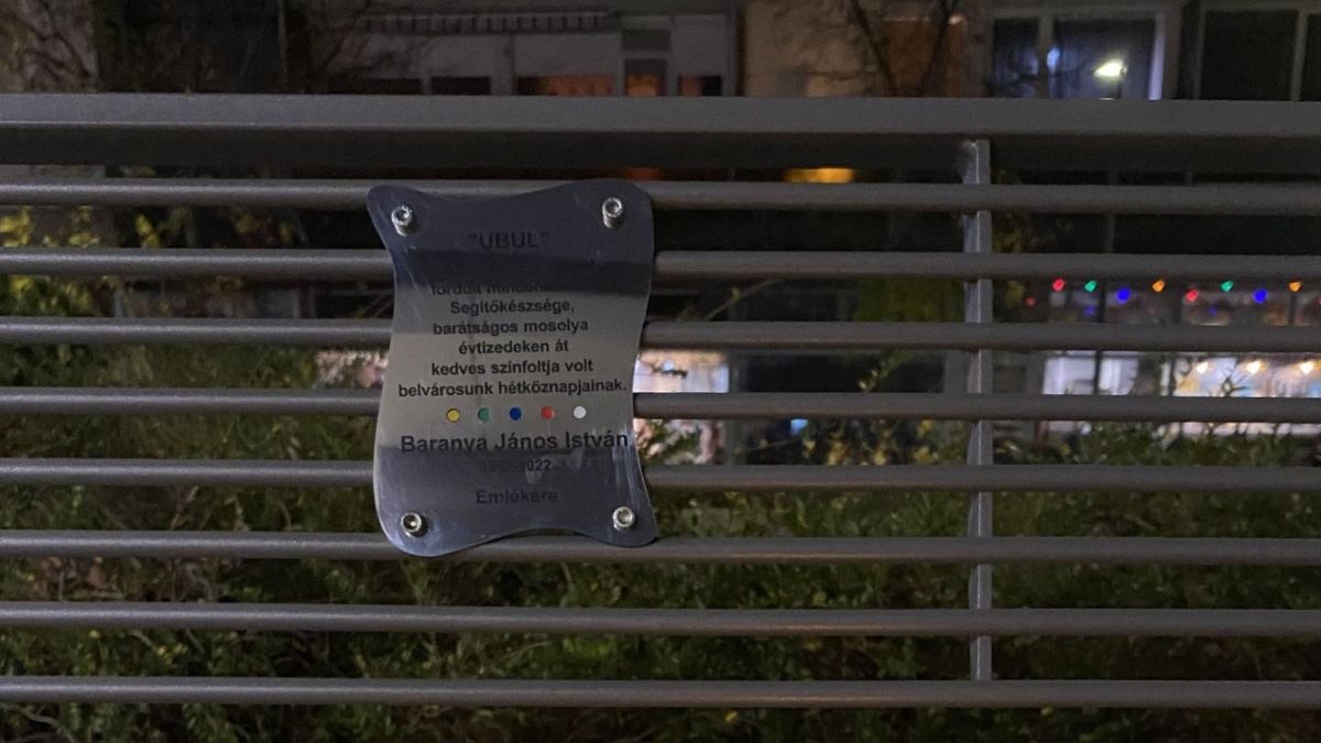 Emléktáblával emlékeznek Ubulra Veszprémben