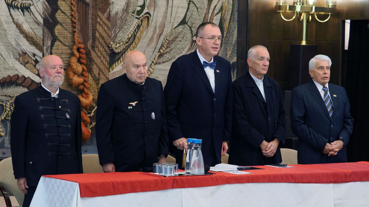 Kollégánkat is kitüntették az 56-os szövetség veszprémi jubileumi ünnepségén